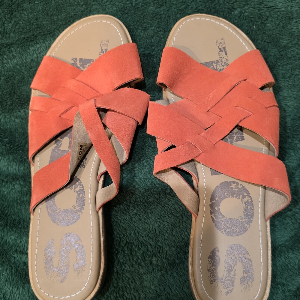 Sorel Women's Bright Coral Sandals
